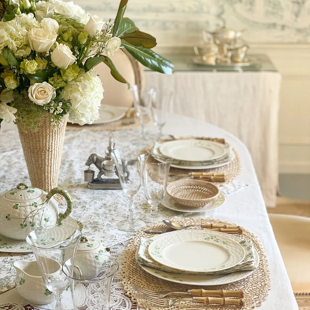 Belleek Classic 1880 Shamrock Gold 16 Piece Dinner Set - Image 2
