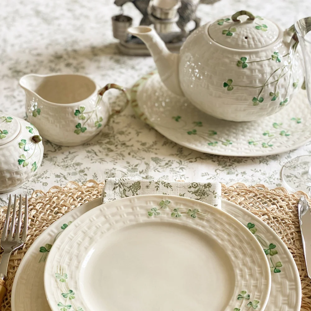 Belleek Classic 1880 Shamrock Gold 16 Piece Dinner Set - Image 3