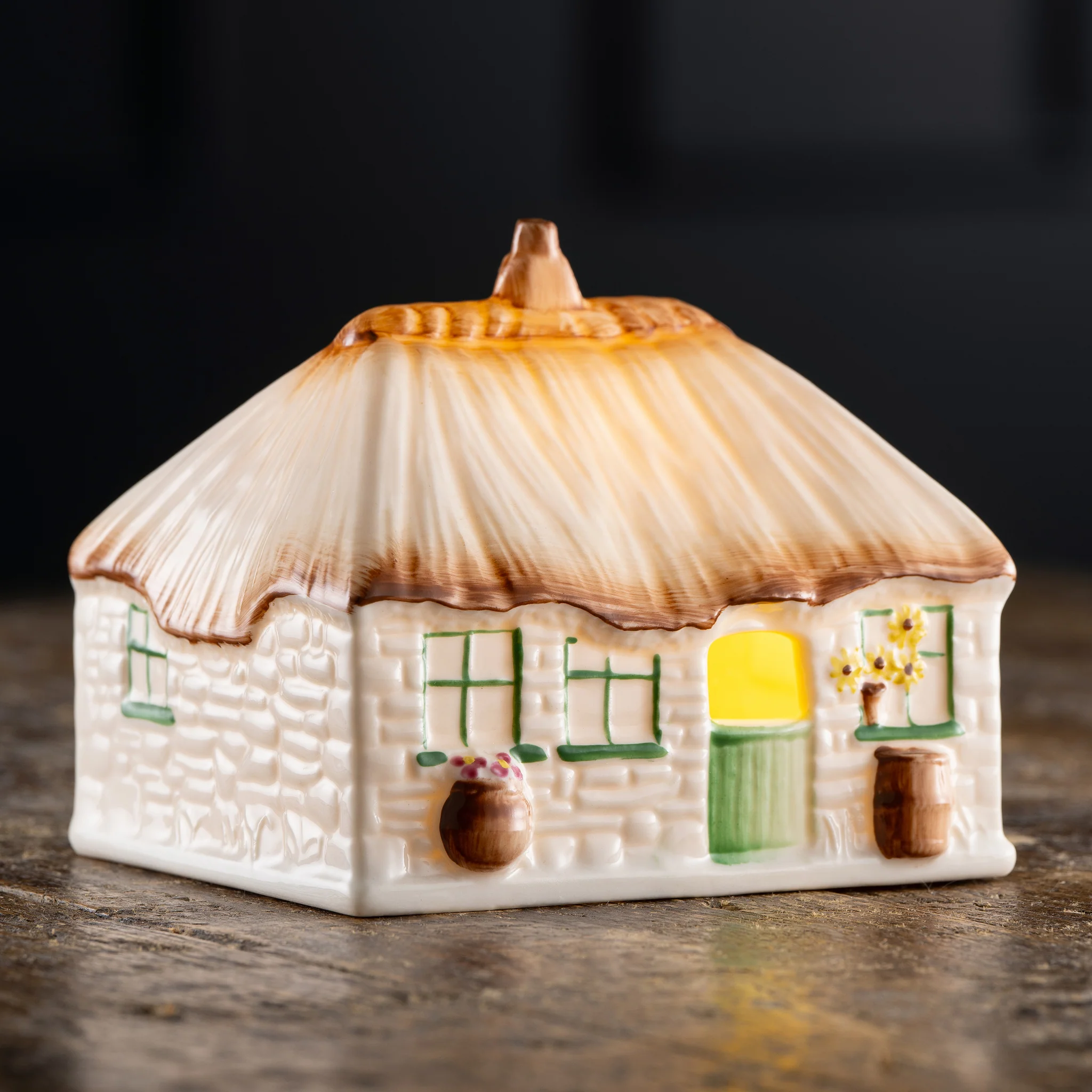 Belleek Classic Irish Country Cottage LED - Image 3