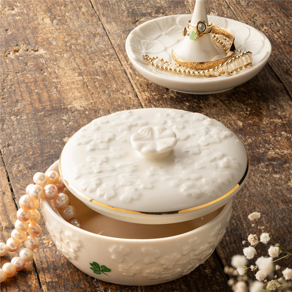 Belleek Classic Field of Shamrocks Trinket Box - Image 3