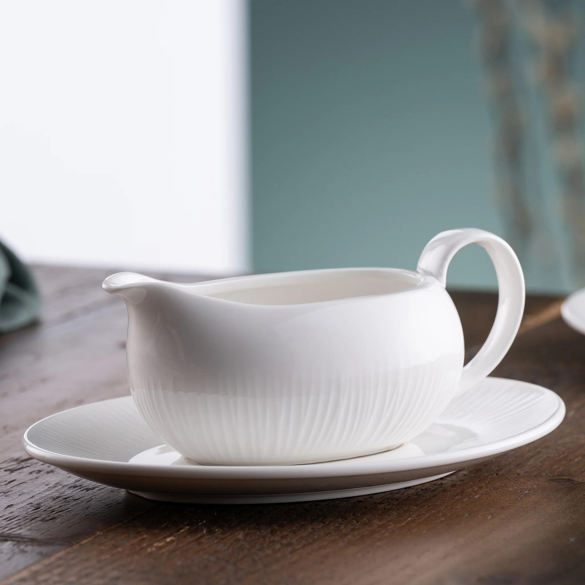 Belleek Living Erne Sauce Boat & Tray - Image 2
