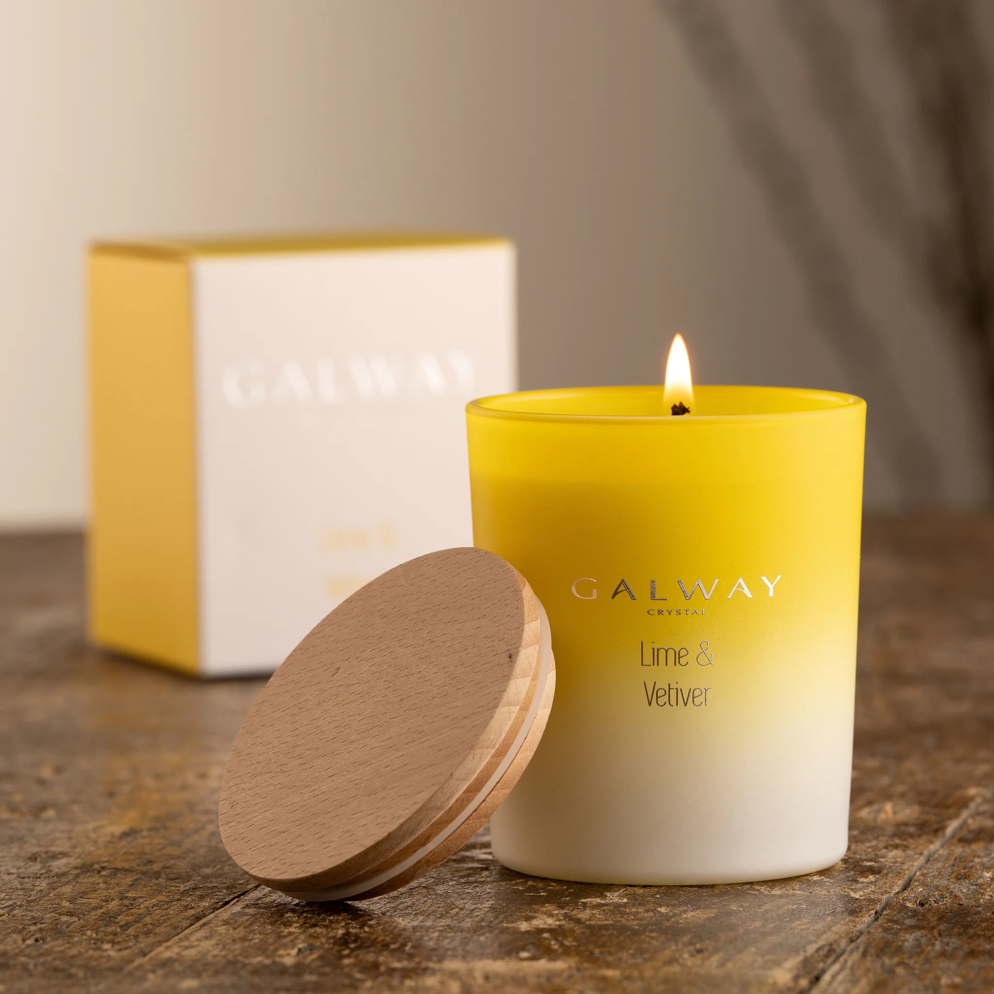 Galway Crystal Lime & Vetiver Wooden Lid Jar Candle Small - Image 2
